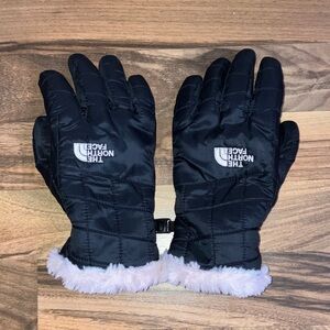 The north face girls, black, quilted, light pink pearl faux fur trim Sz L